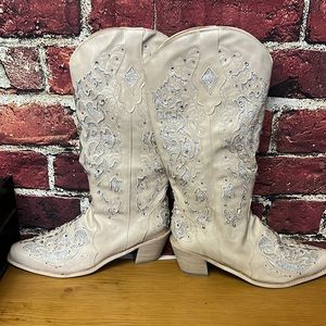 Woman cowboy boots